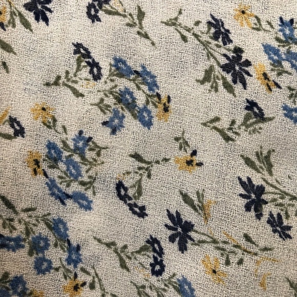 Max studio, women’s, ivory floral print top w/ spiral ruffle trim at sleeves / S - Picture 5 of 15